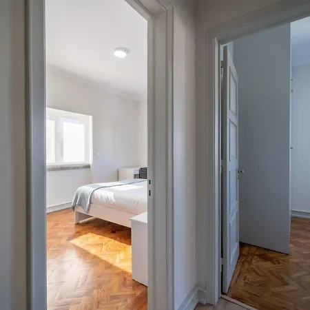 Апартаменти Liberdade - T2 No Centro Da -